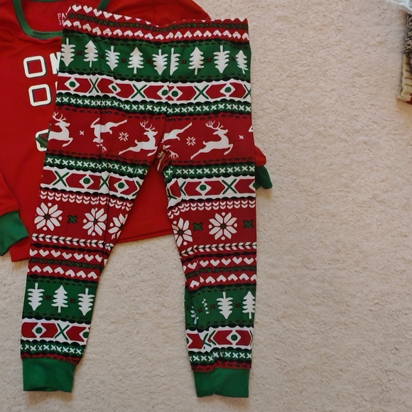 4/25 Fammy Jammies  Christmas Pyjamas 2PC 3t - Picture 5 of 8